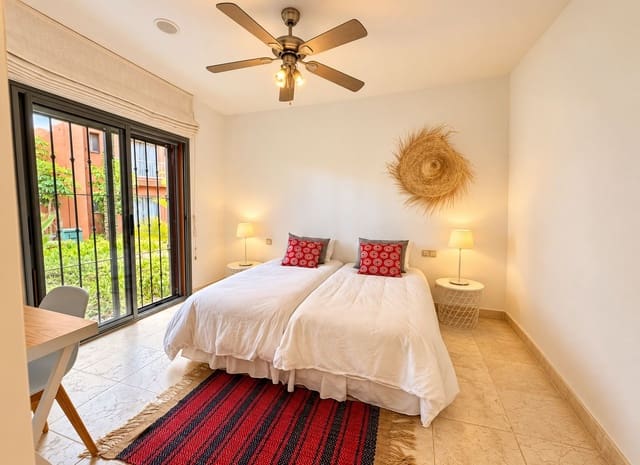3 chambre Appartement à vendre à Los Flamingos, Benahavís avec piscine garage - 790 000 € (Ref: 10153493)