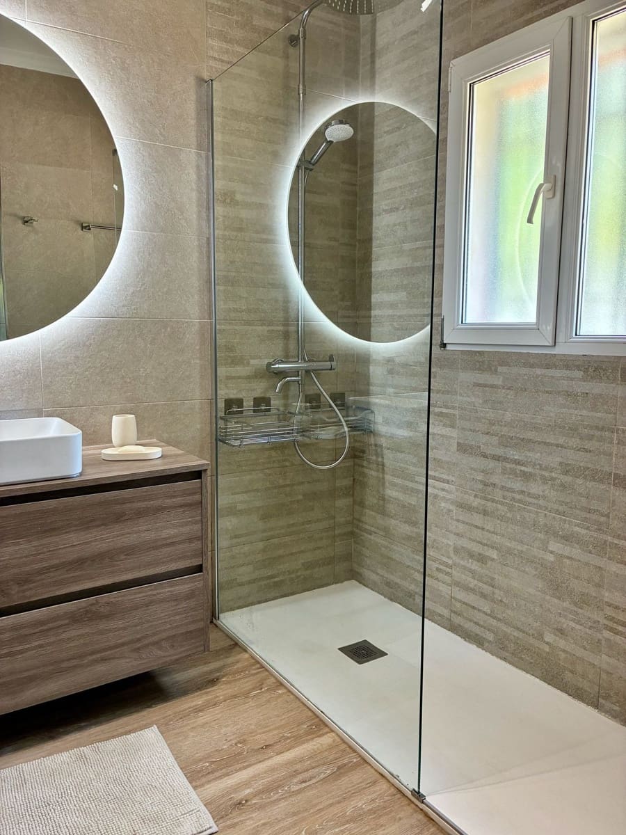 3 soveværelse Villa til salg i El Paraiso med swimmingpool garage - € 1.350.000 (Ref: 10153495)