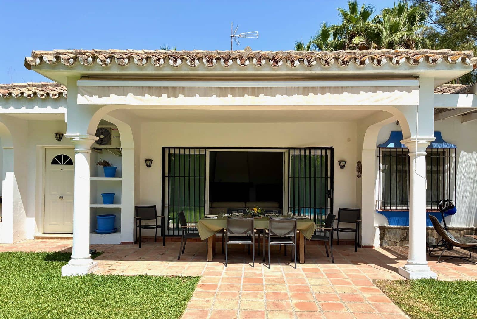 3 soveværelse Villa til salg i El Paraiso med swimmingpool garage - € 1.350.000 (Ref: 10153495)
