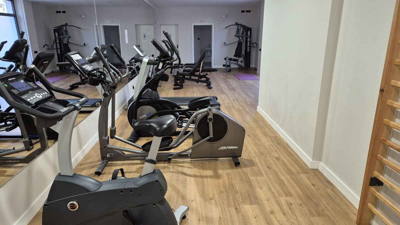 3 slaapkamer Penthouse te koop in Estepona met garage - € 1.350.000 (Ref: 10153499)
