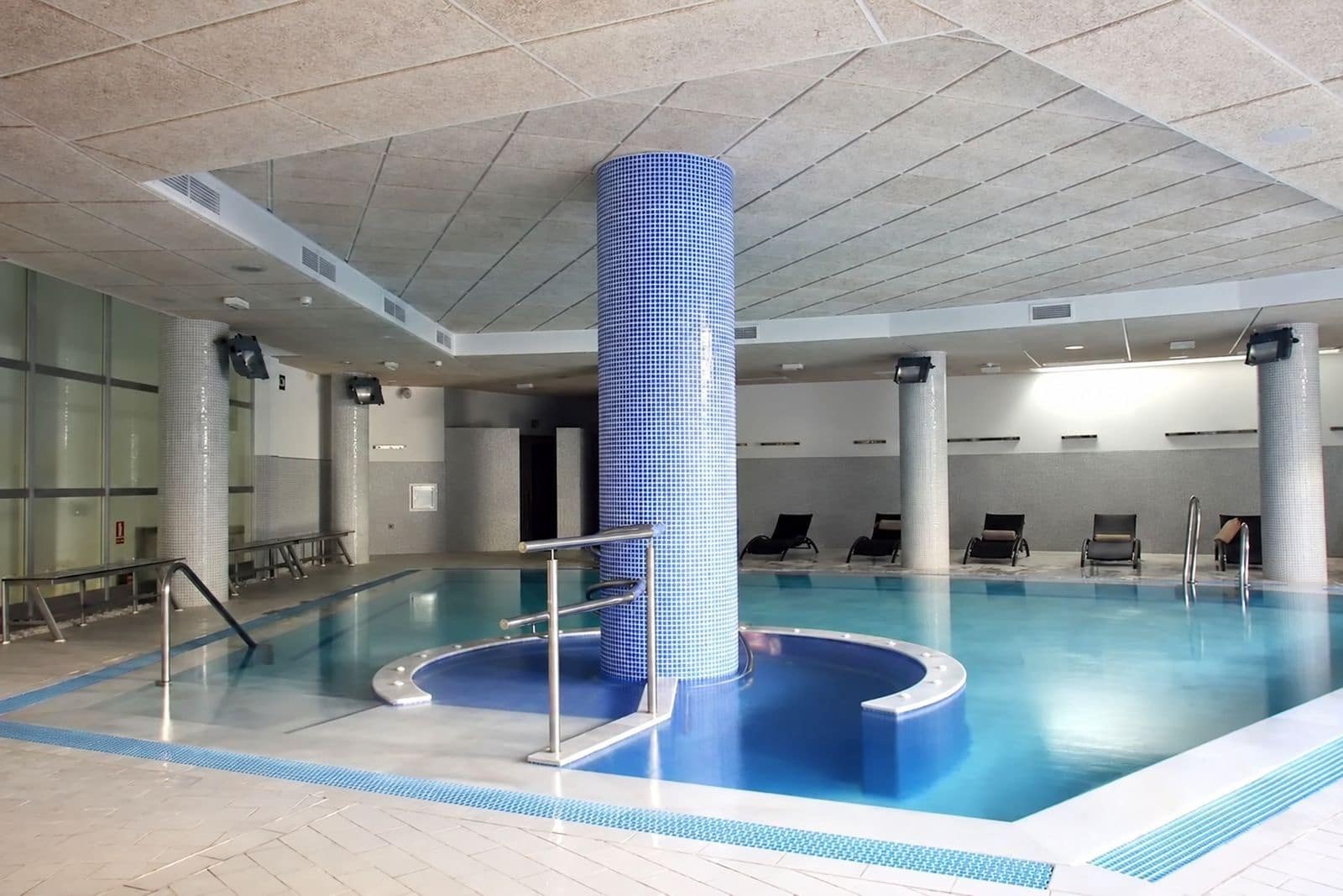 2 slaapkamer Appartement te koop in Estepona met zwembad garage - € 620.000 (Ref: 10153500)