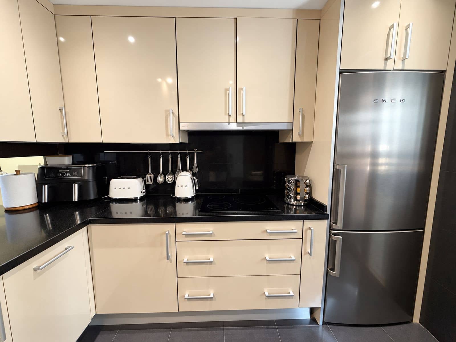 2 slaapkamer Appartement te koop in Estepona met zwembad garage - € 620.000 (Ref: 10153500)