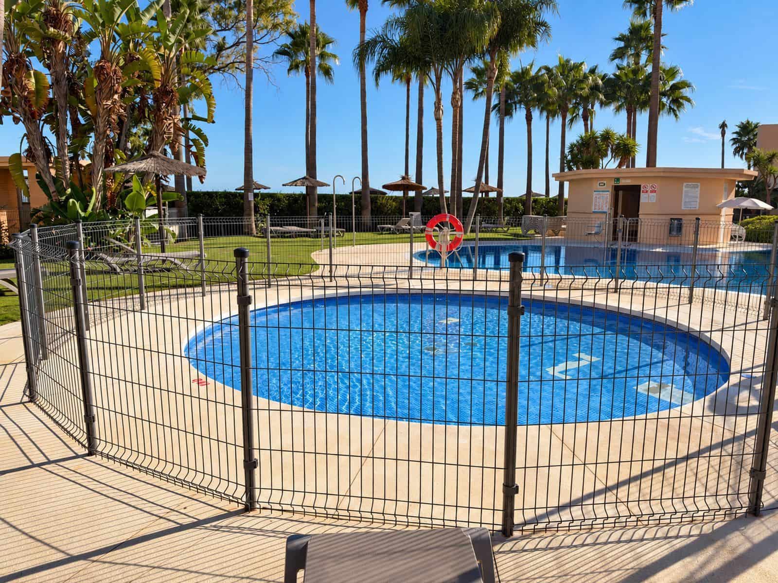 2 slaapkamer Appartement te koop in Estepona met zwembad garage - € 620.000 (Ref: 10153500)