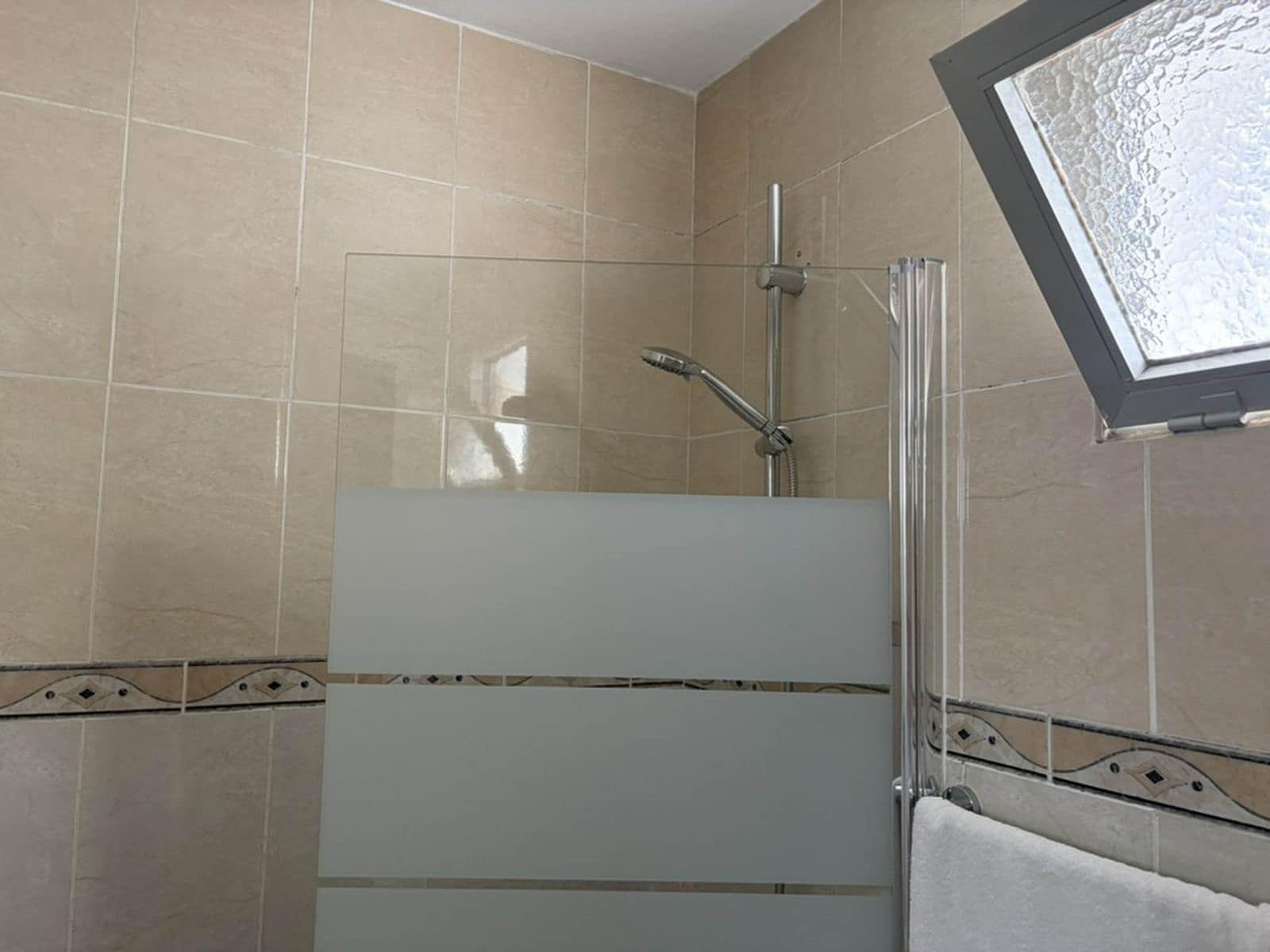 2 soverom Hus til salgs i Estepona med svømmebasseng - € 340 000 (Ref: 10153501)