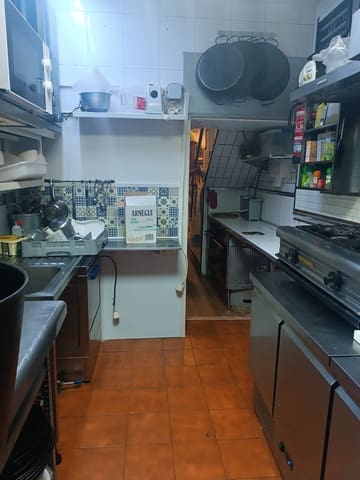 2 makuuhuone Ravintola/baari myytävänä paikassa Estepona - 550 000 € (Ref: 10153503)