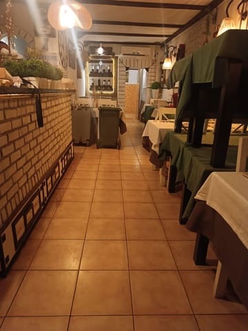 2 makuuhuone Ravintola/baari myytävänä paikassa Estepona - 550 000 € (Ref: 10153503)