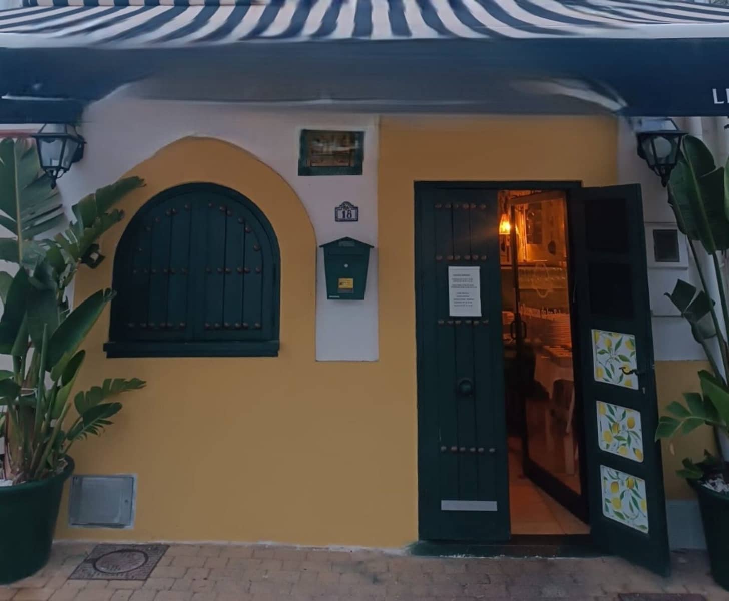 2 soverom Restaurant/Bar til salgs i Estepona - € 550 000 (Ref: 10153503)