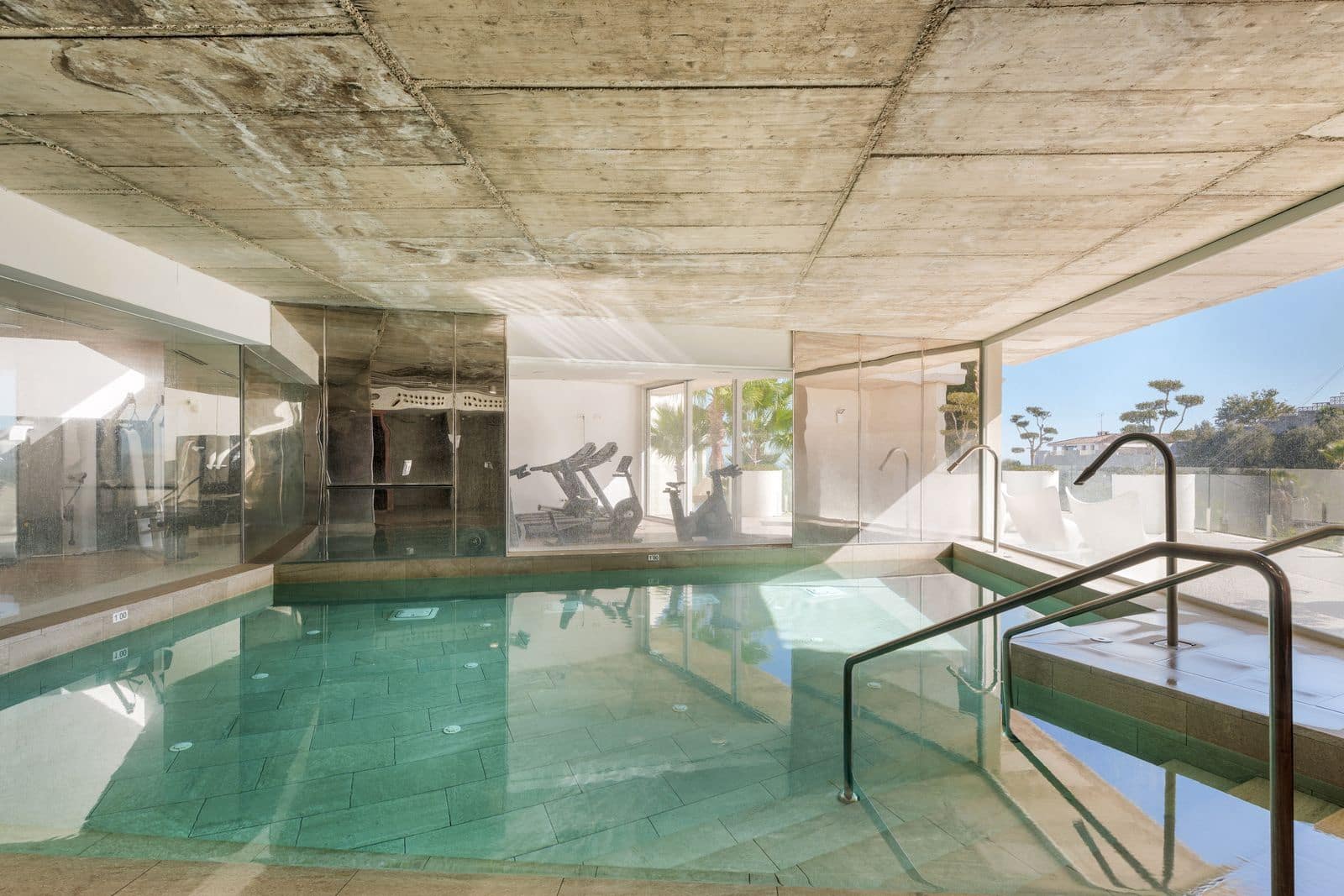 2 soverom Leilighet til salgs i Benalmadena med svømmebasseng garasje - € 665 000 (Ref: 10153504)