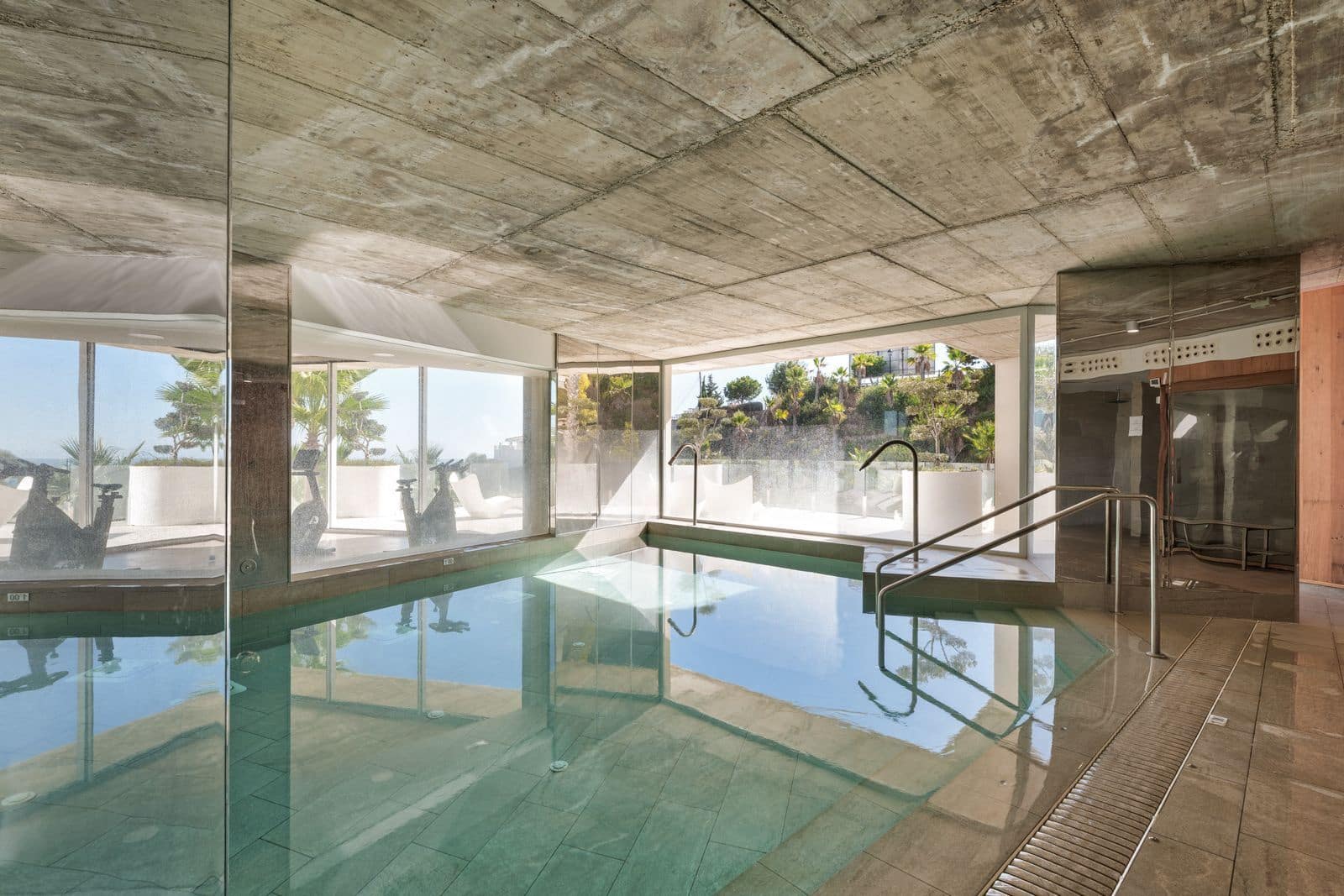 2 soverom Leilighet til salgs i Benalmadena med svømmebasseng garasje - € 665 000 (Ref: 10153504)