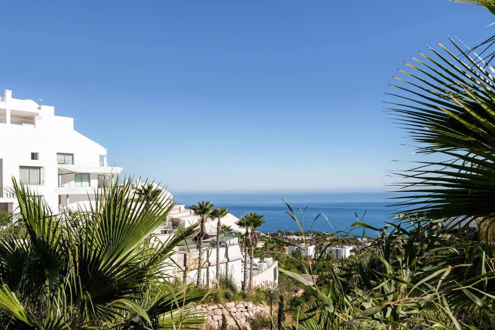 2 soverom Leilighet til salgs i Benalmadena med svømmebasseng garasje - € 665 000 (Ref: 10153504)
