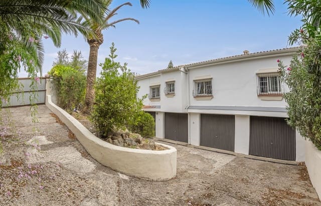 3 soverom Villa til salgs i Buenas Noches, Estepona med garasje - € 1 495 000 (Ref: 10153507)