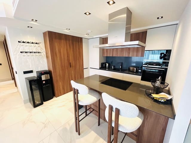 3 makuuhuone Huoneisto myytävänä paikassa San Pedro de Alcantara, Marbella mukana 
autotalli - 1 100 000 € (Ref: 10153511)