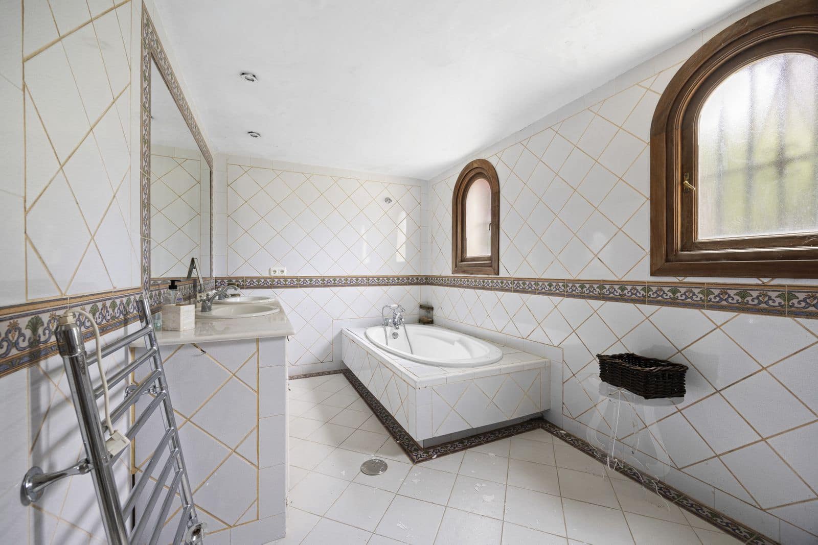3 quarto Moradia para venda em Benahavis com piscina garagem - 2 350 000 € (Ref: 10153515)