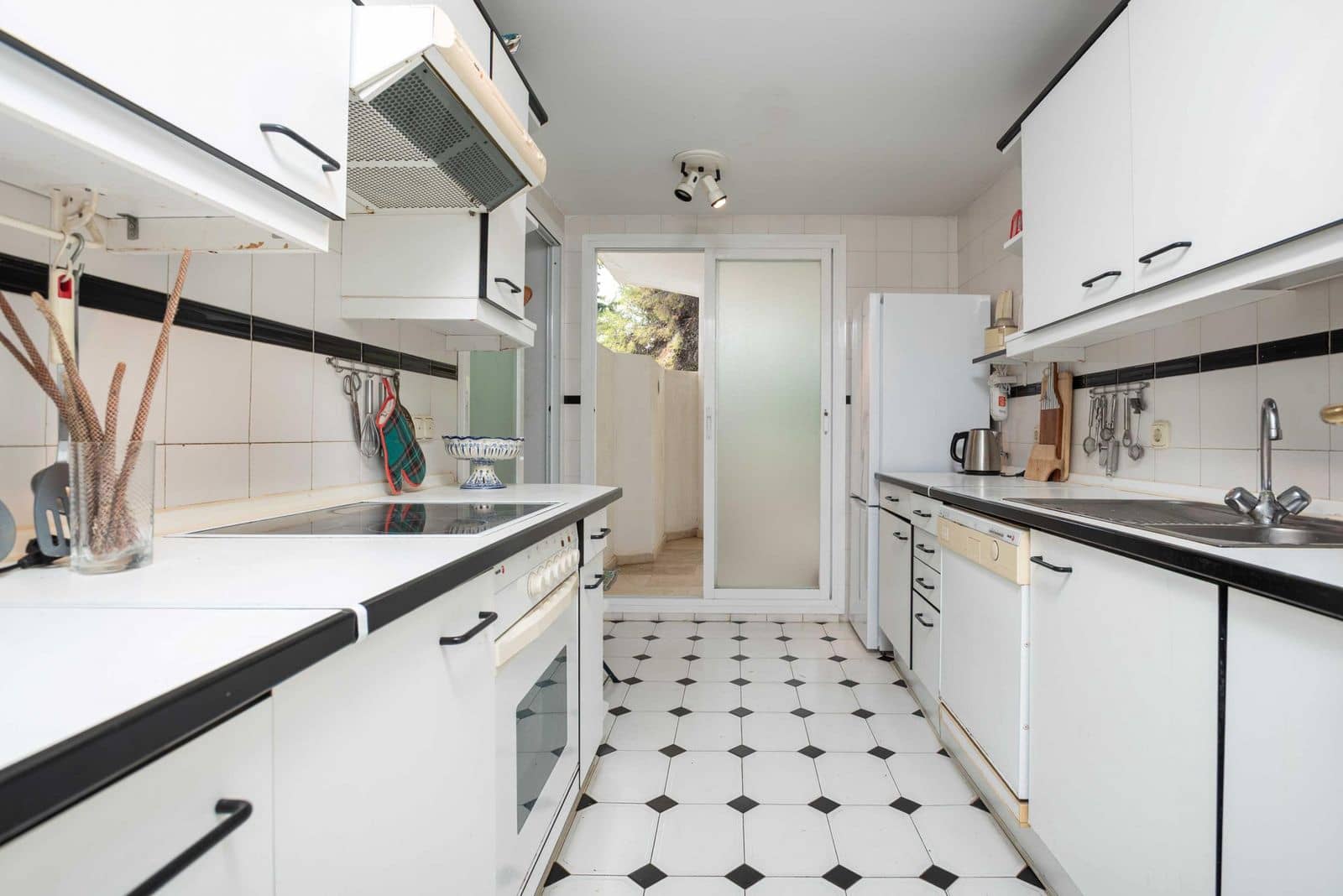 3 sypialnia Apartament na sprzedaż w Rio Real z basenem garażem - 675 000 € (Ref: 10153517)