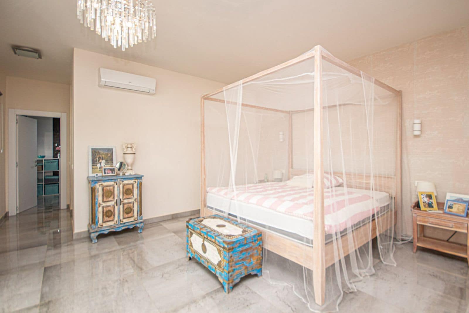 4 sypialnia Willa na sprzedaż w La Mairena z basenem - 1 695 000 € (Ref: 10153518)