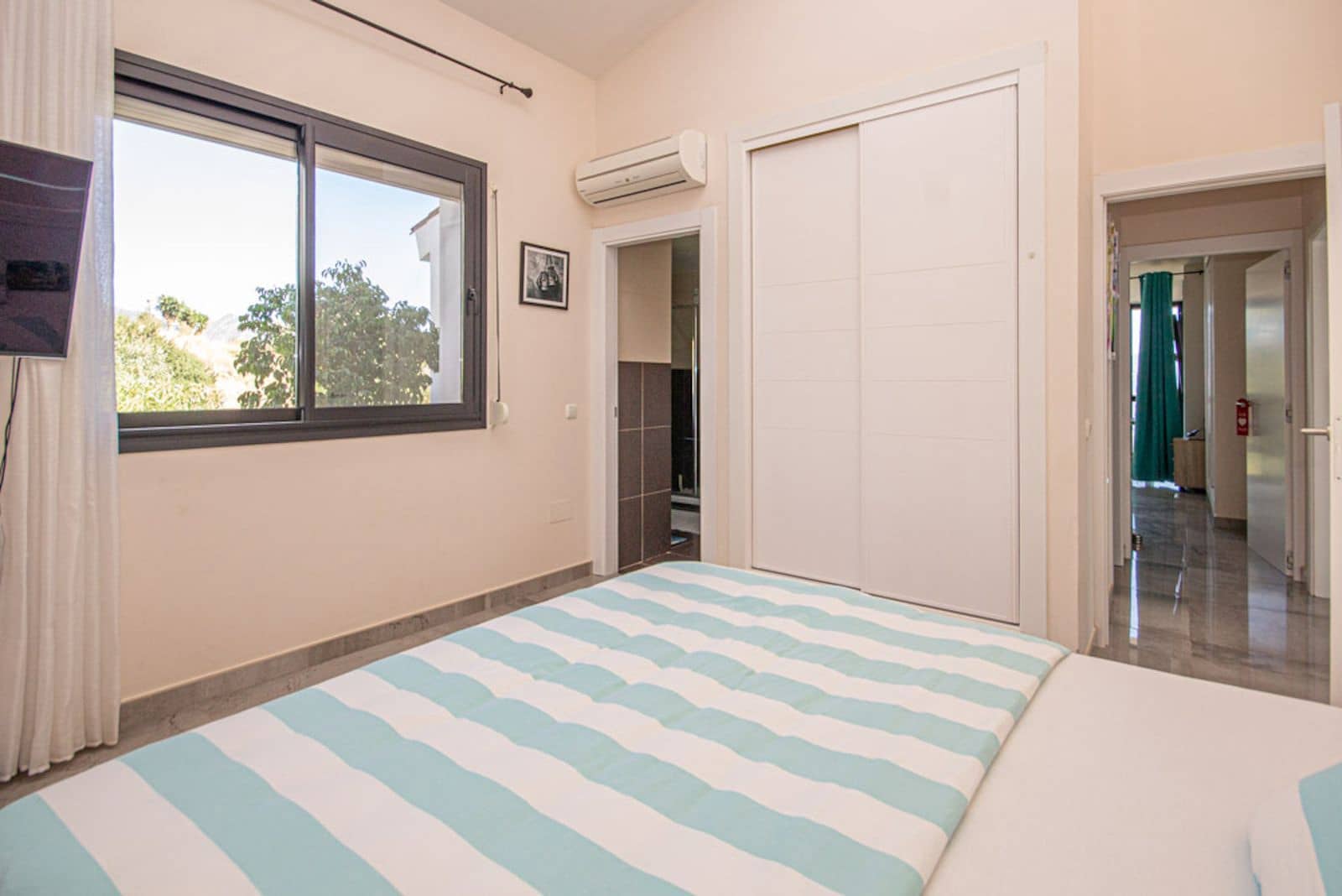 4 sypialnia Willa na sprzedaż w La Mairena z basenem - 1 695 000 € (Ref: 10153518)