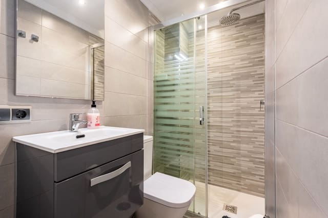 2 soveværelse Lejlighed til salg i La Cala de Mijas, Mijas med garage - € 385.000 (Ref: 10153519)