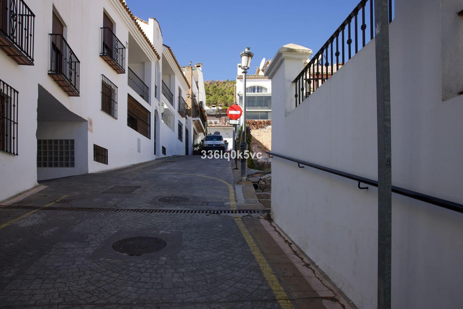 2 bedroom Apartment for sale in Benahavis with garage - € 350,000 (Ref: 10153520)