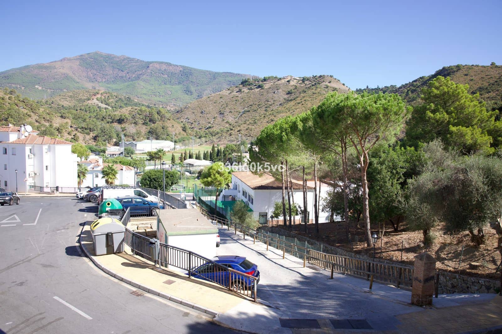 2 bedroom Apartment for sale in Benahavis with garage - € 350,000 (Ref: 10153520)