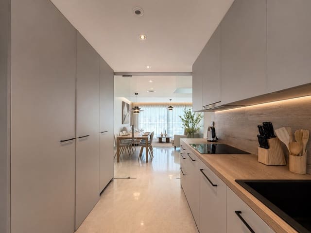 3 sypialnia Dom na sprzedaż w La Cala Golf, Mijas z basenem garażem - 895 000 € (Ref: 10153528)