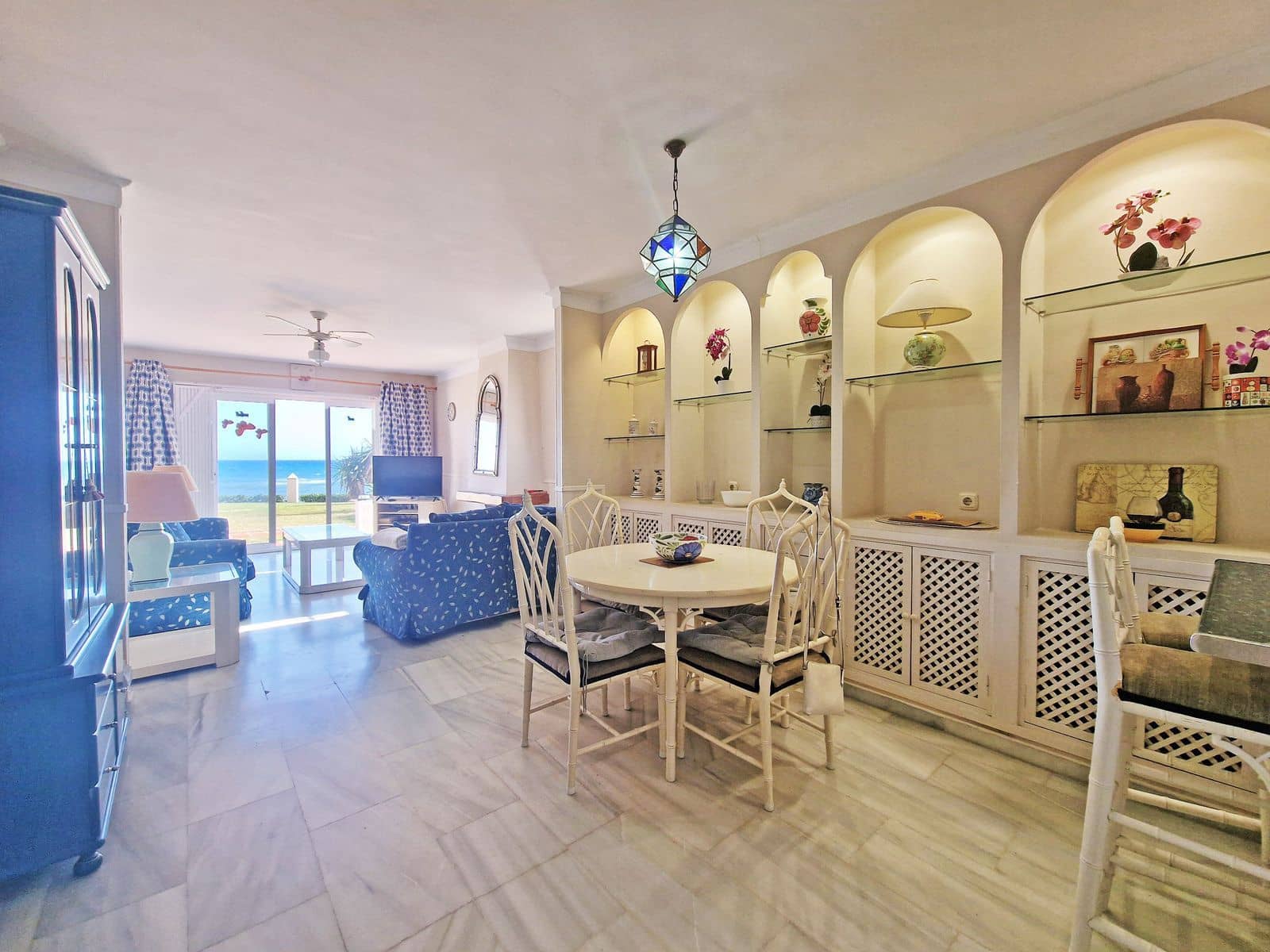 2 bedroom Apartment for sale in Calahonda with pool - € 649,000 (Ref: 10153534)