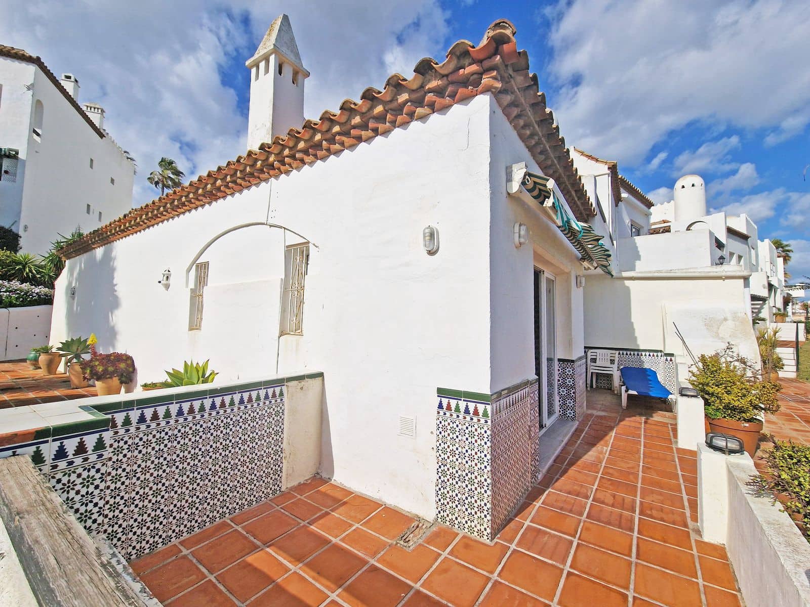 2 bedroom Apartment for sale in Calahonda with pool - € 649,000 (Ref: 10153534)