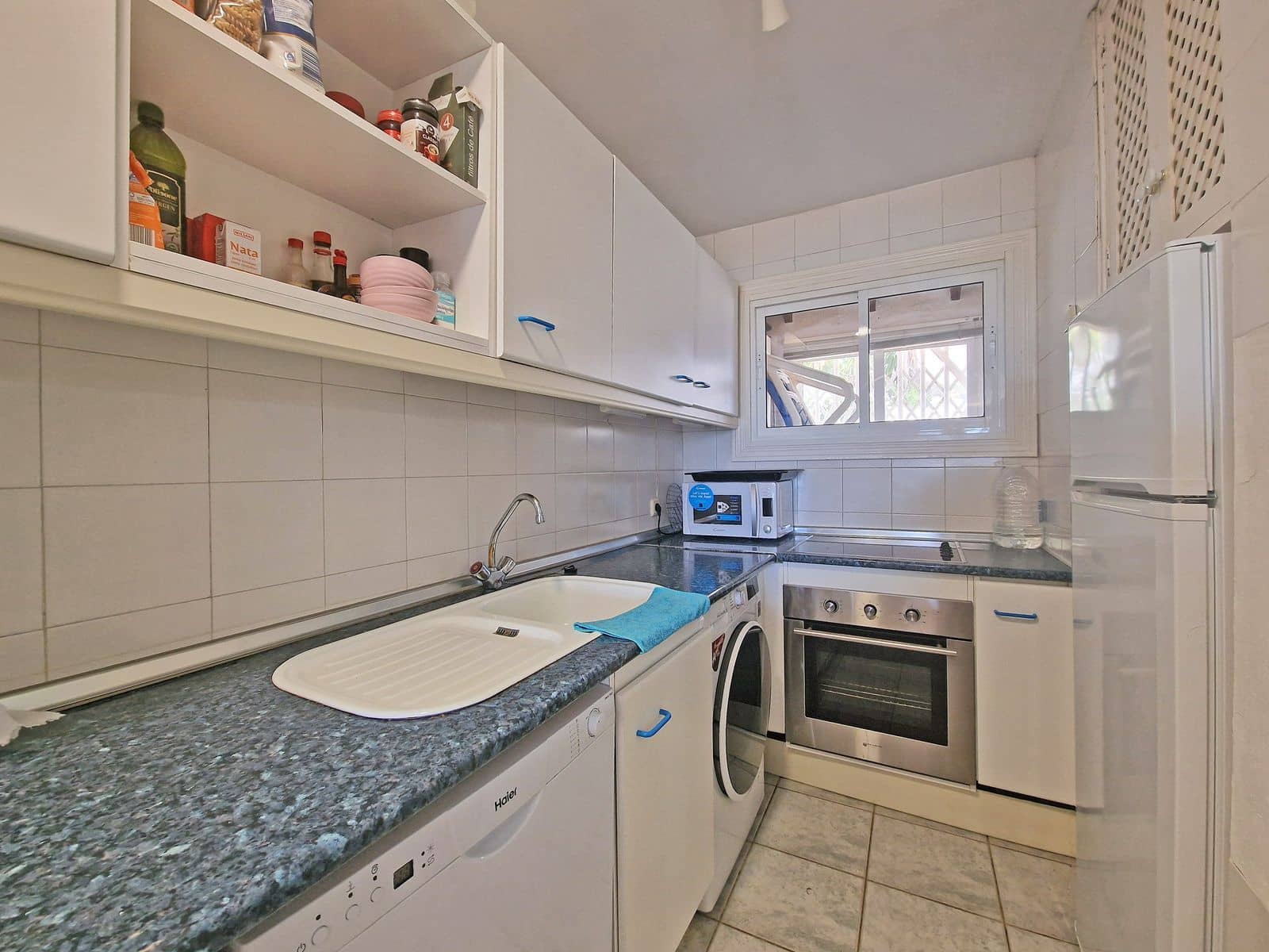 2 bedroom Apartment for sale in Calahonda with pool - € 649,000 (Ref: 10153534)