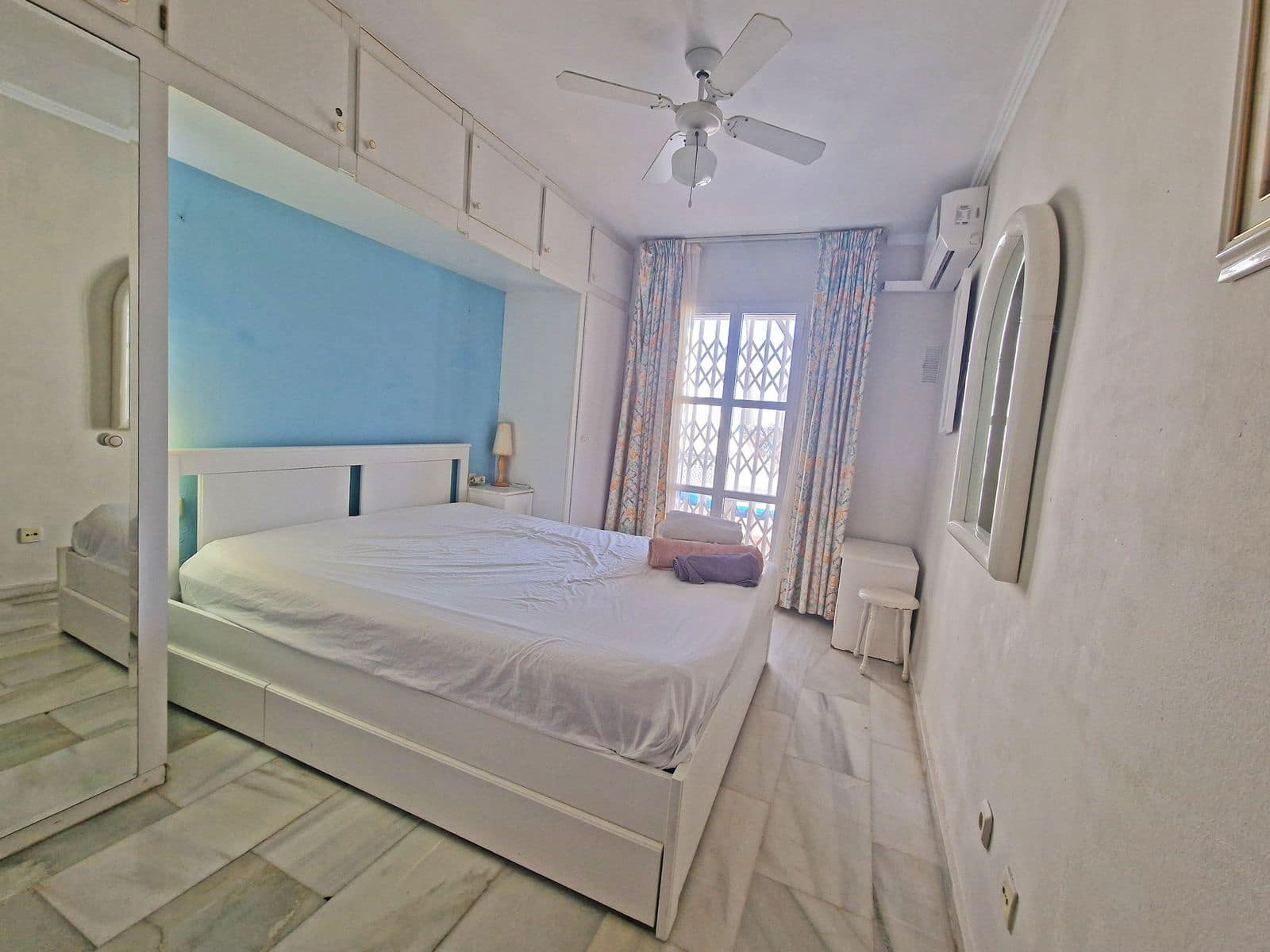 2 bedroom Apartment for sale in Calahonda with pool - € 649,000 (Ref: 10153534)
