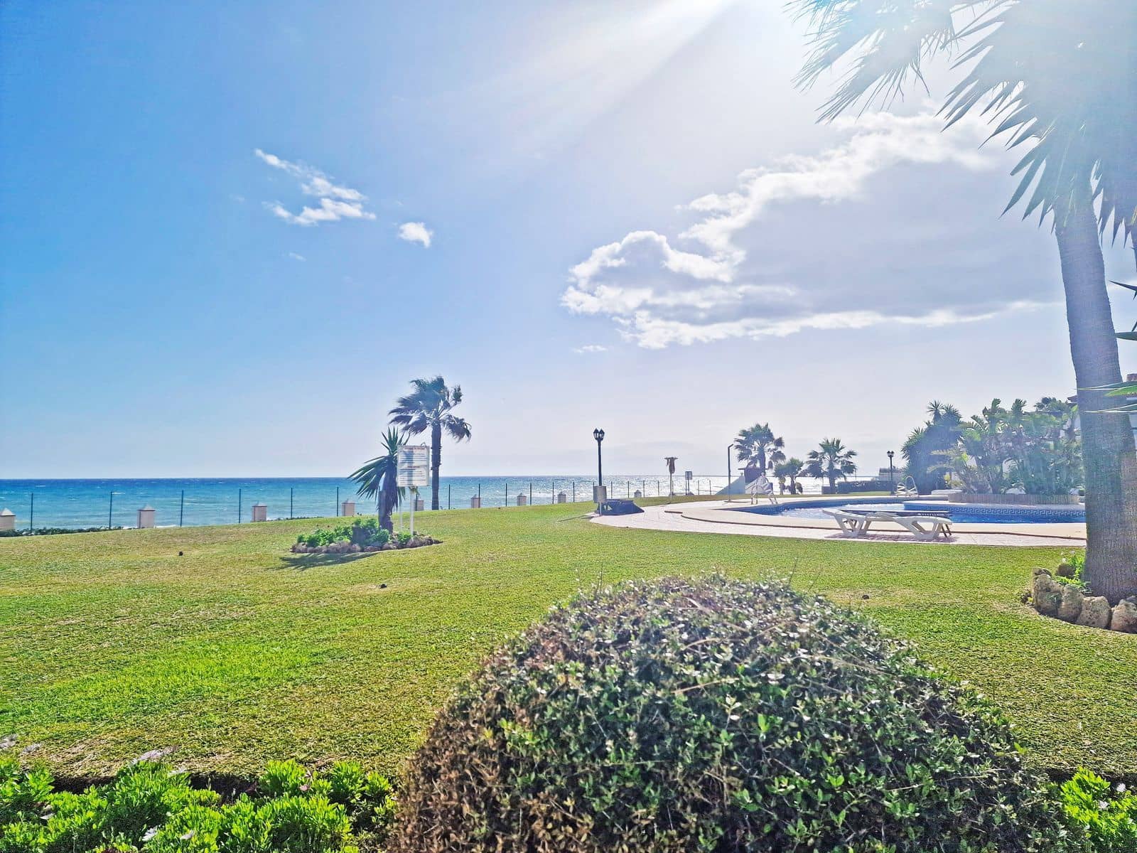 2 bedroom Apartment for sale in Calahonda with pool - € 649,000 (Ref: 10153534)