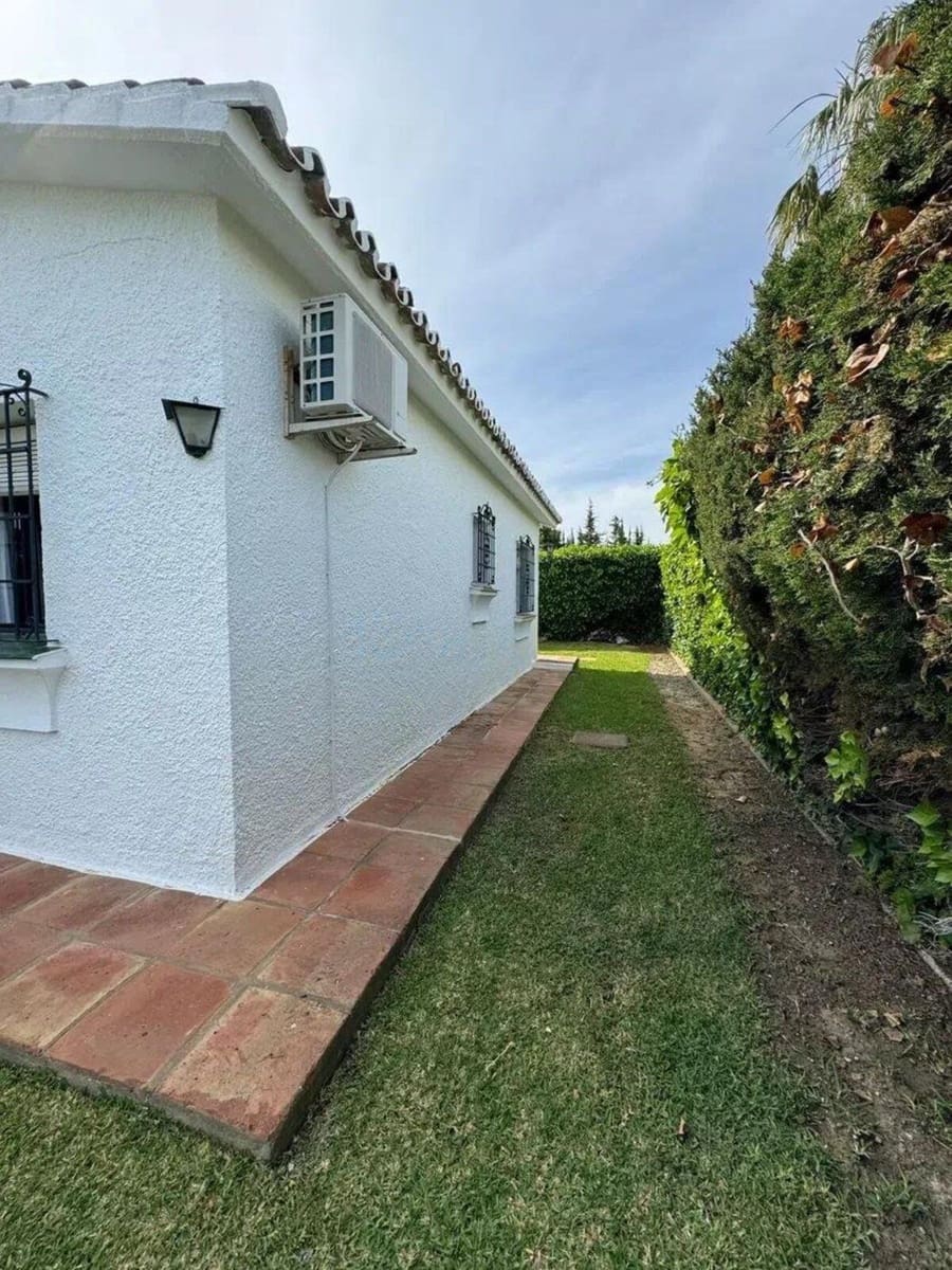 3 Zimmer Villa zu verkaufen in Estepona - 1.050.000 € (Ref: 10153538)