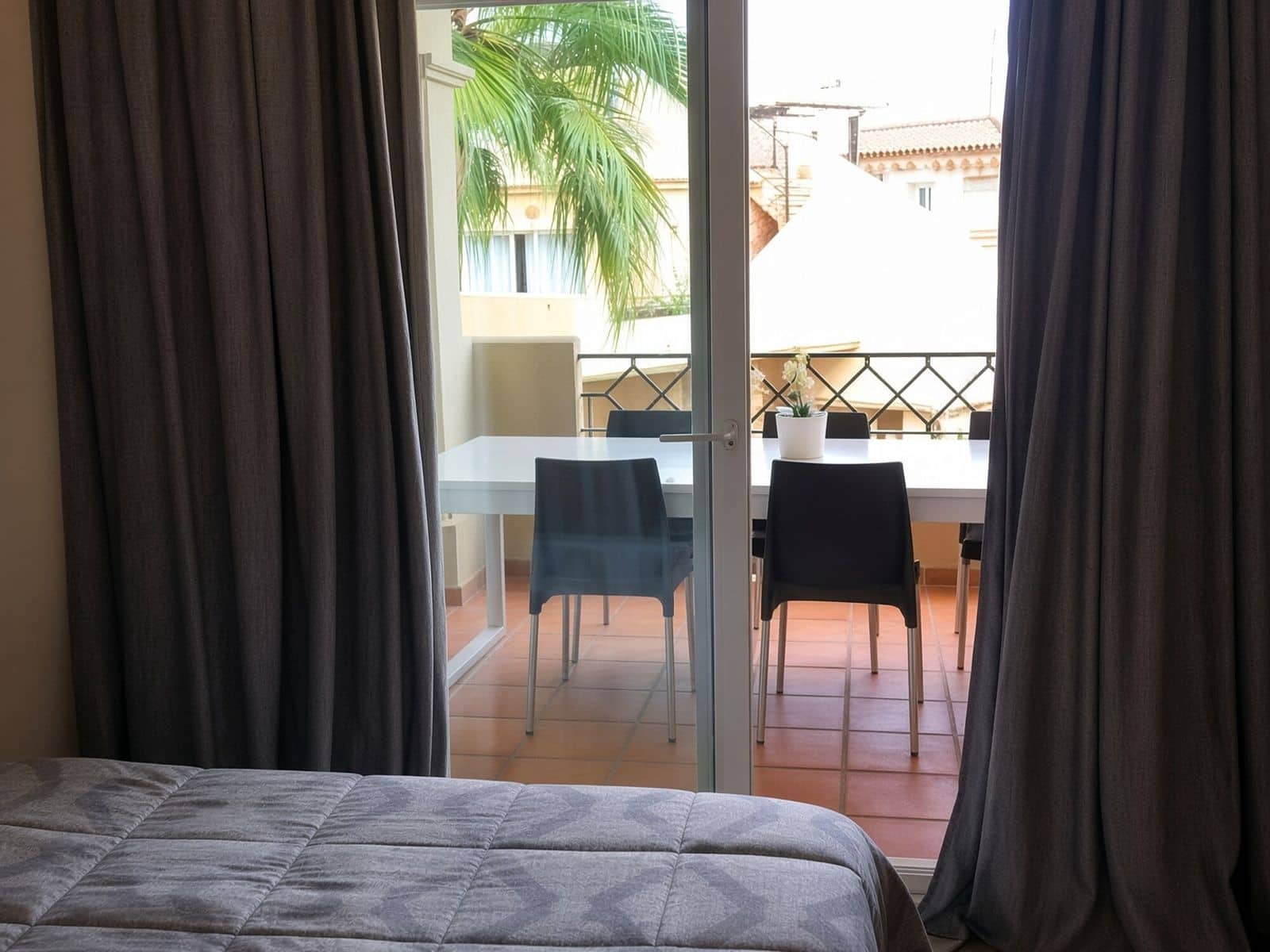 3 soveværelse Lejlighed til salg i Bel-Air med swimmingpool - € 405.000 (Ref: 10153540)
