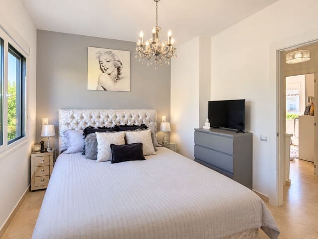 3 chambre Villa/Maison à vendre à La Duquesa / Puerto de la Duquesa, Manilva avec piscine garage - 349 000 € (Ref: 10153541)