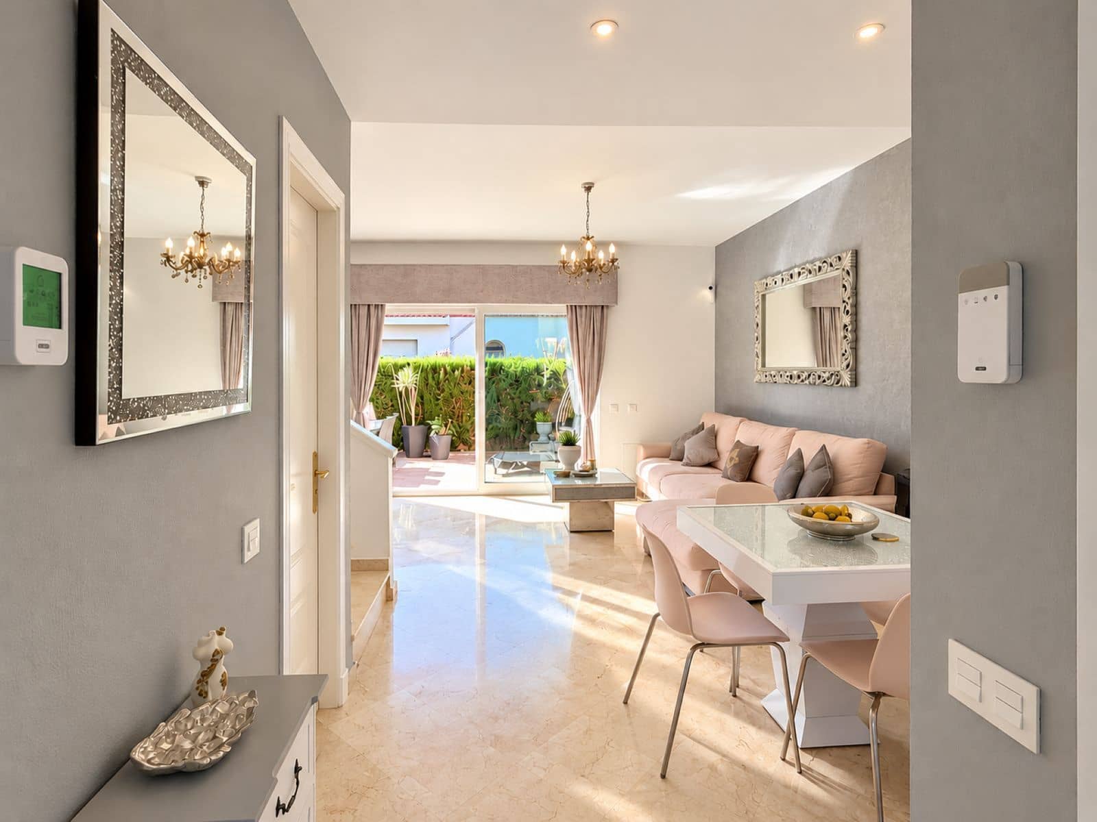 3 soverom Villa til salgs i La Duquesa / Puerto de la Duquesa med svømmebasseng garasje - € 349 000 (Ref: 10153541)