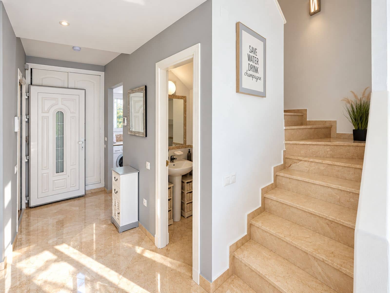 3 soverom Villa til salgs i La Duquesa / Puerto de la Duquesa med svømmebasseng garasje - € 349 000 (Ref: 10153541)
