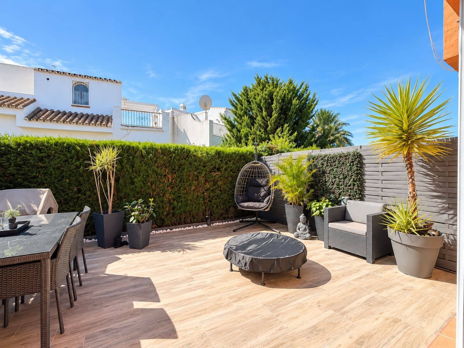 3 soverom Villa til salgs i La Duquesa / Puerto de la Duquesa med svømmebasseng garasje - € 349 000 (Ref: 10153541)