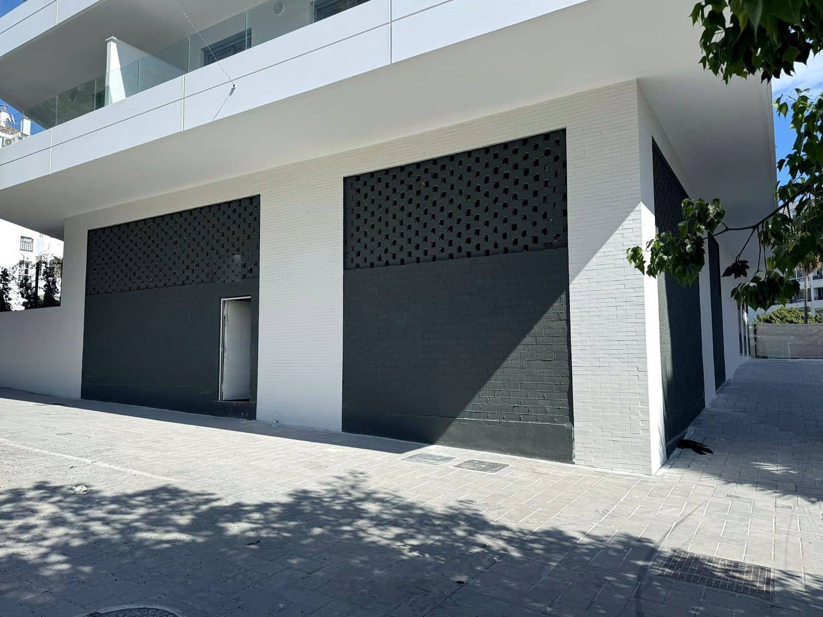 Commercial for sale in Nueva Andalucia - € 995,000 (Ref: 10153542)