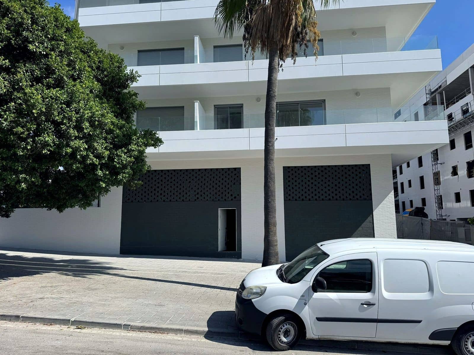 Commercial for sale in Nueva Andalucia - € 995,000 (Ref: 10153542)