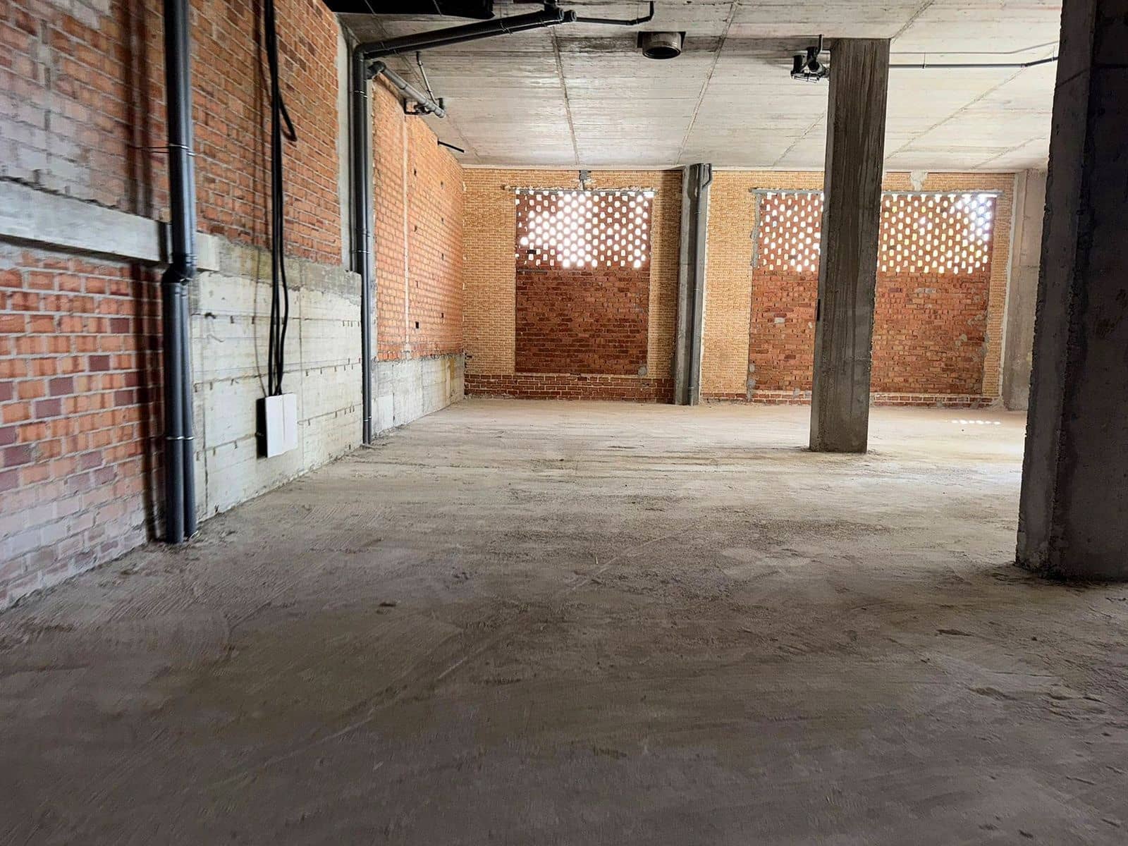 Commercial for sale in Nueva Andalucia - € 995,000 (Ref: 10153542)