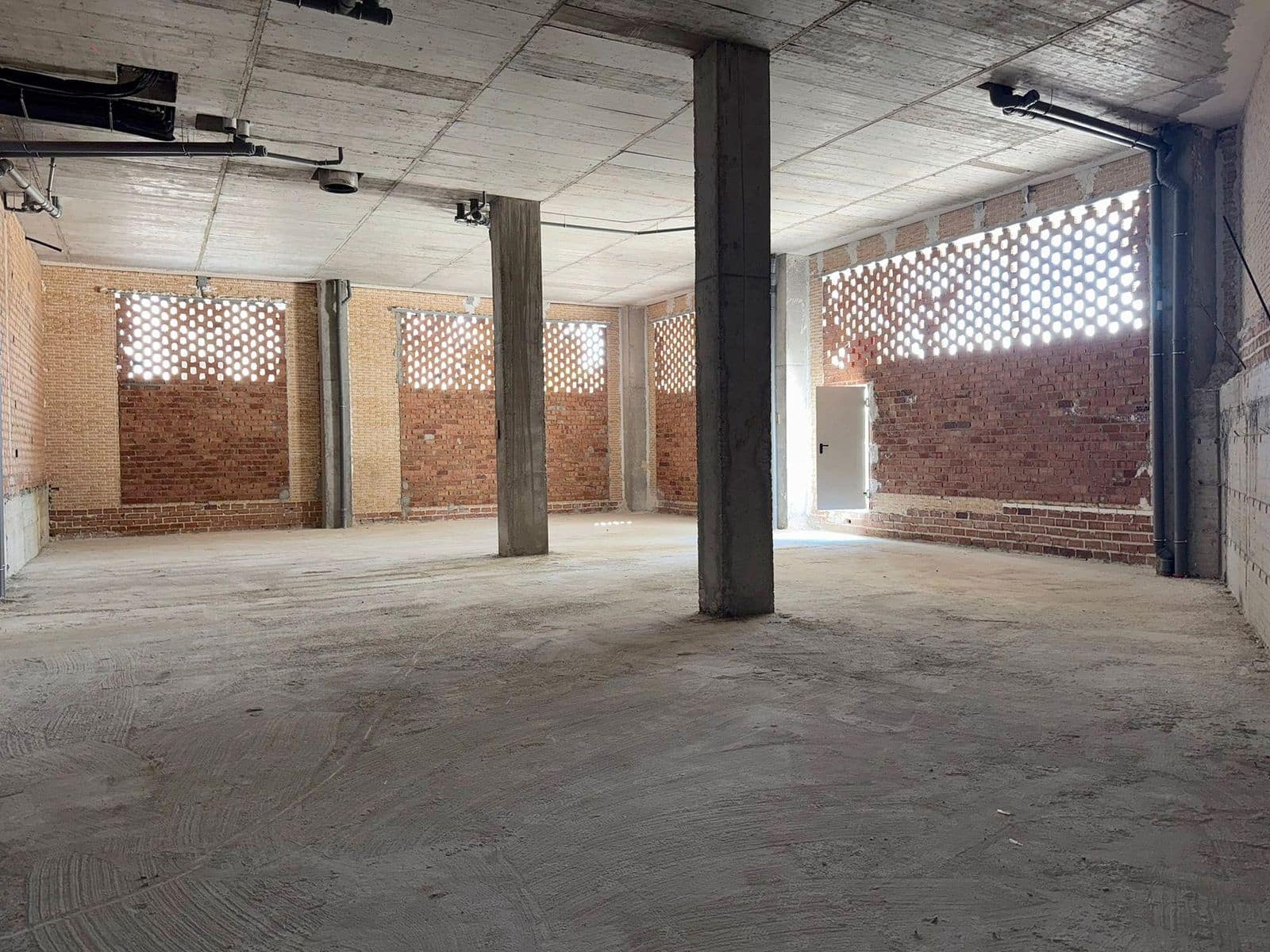 Commercial for sale in Nueva Andalucia - € 995,000 (Ref: 10153542)