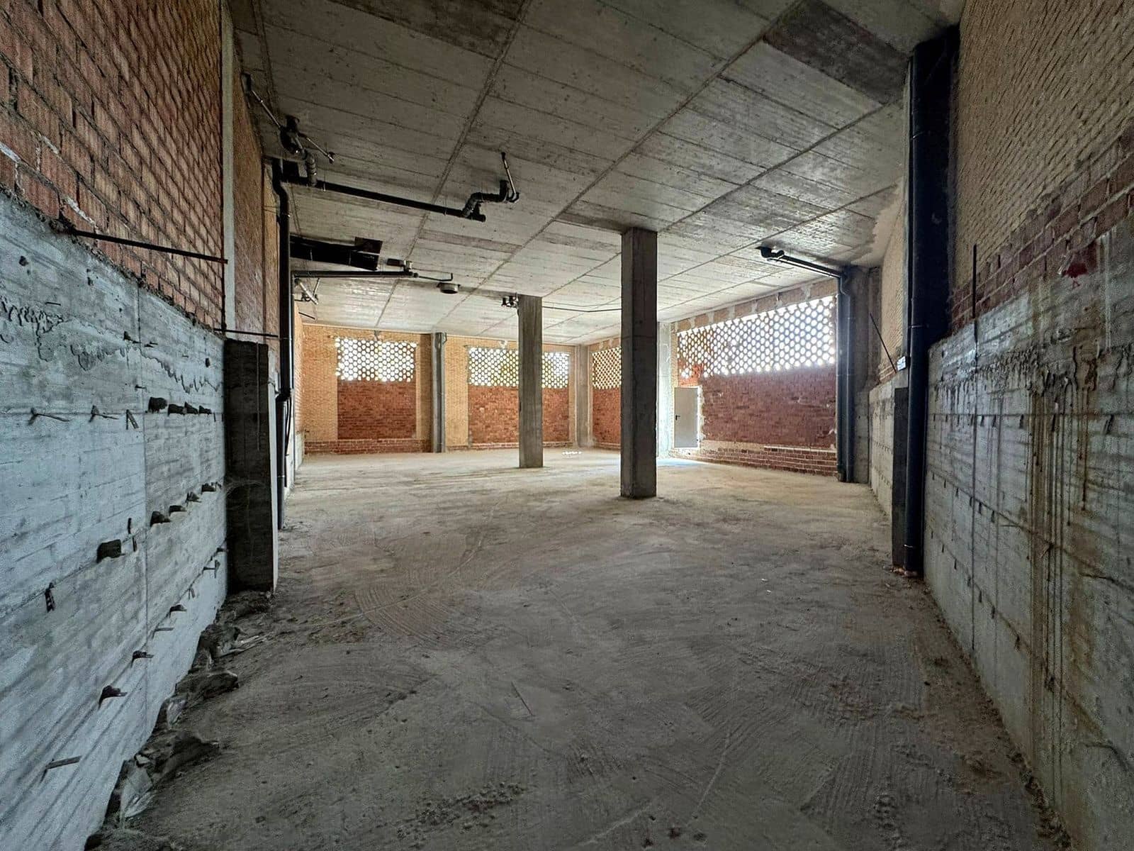 Commercial for sale in Nueva Andalucia - € 995,000 (Ref: 10153542)