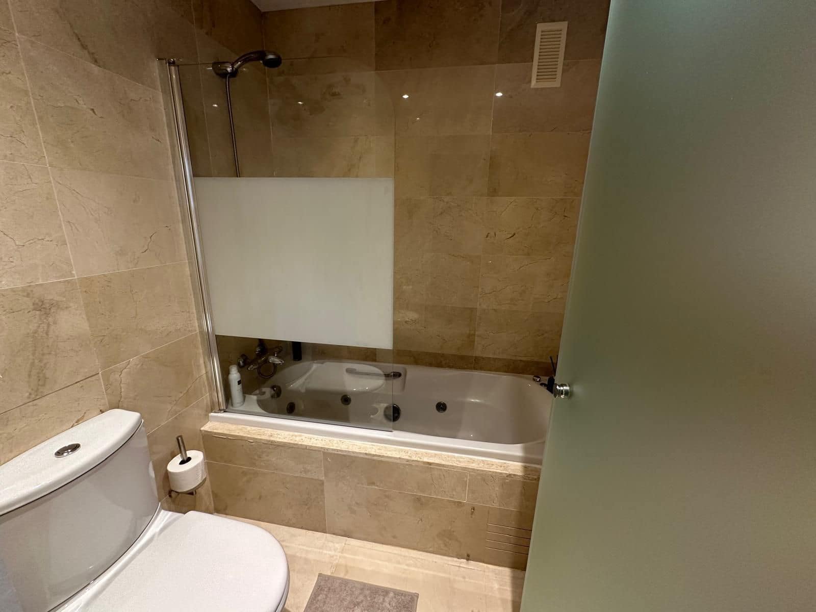 2 quarto Penthouse para venda em Estepona com piscina garagem - 329 000 € (Ref: 10153547)