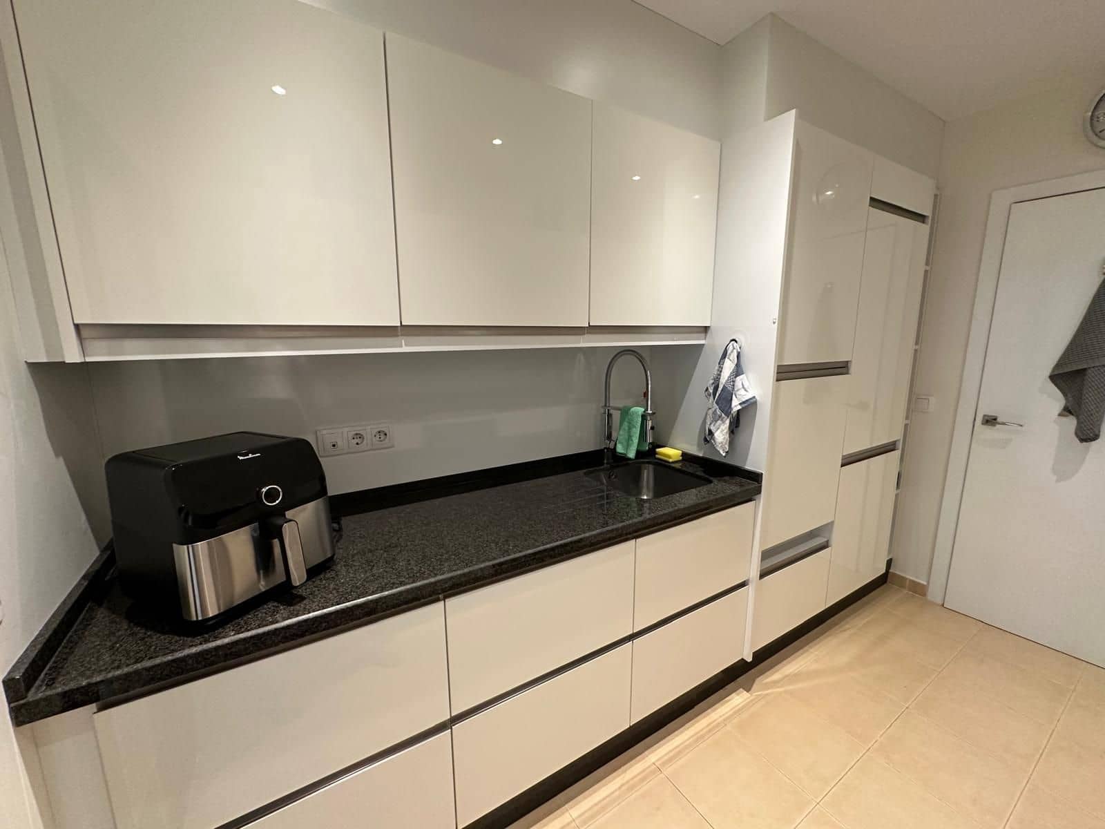 2 quarto Penthouse para venda em Estepona com piscina garagem - 329 000 € (Ref: 10153547)