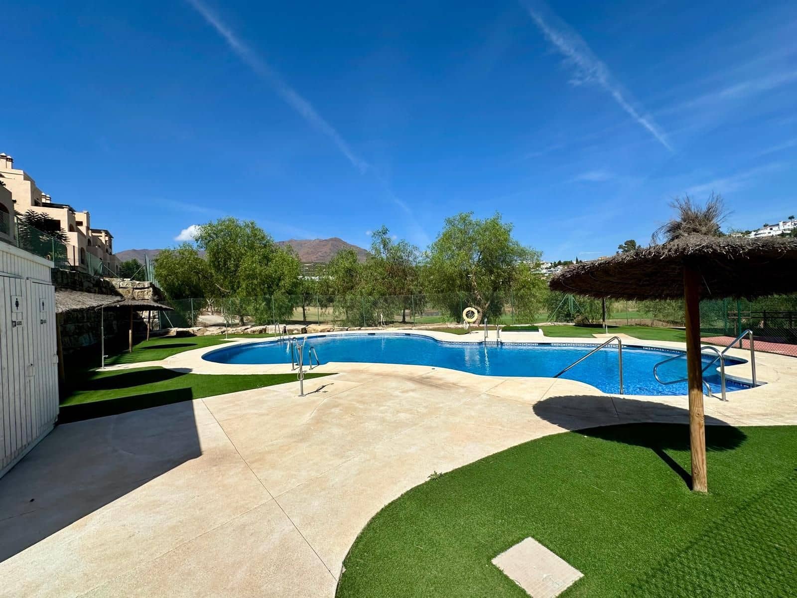 2 quarto Penthouse para venda em Estepona com piscina garagem - 329 000 € (Ref: 10153547)