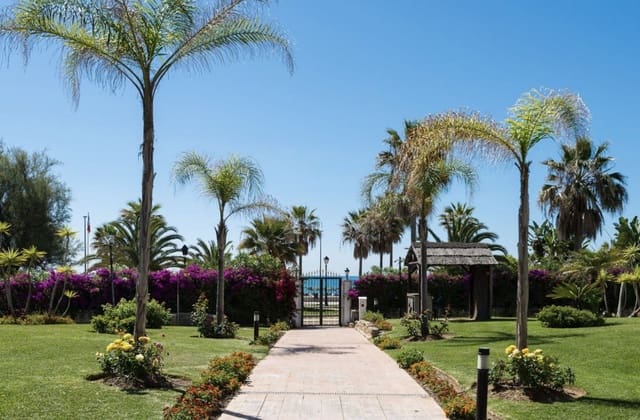 1 soveværelse Lejlighed til salg i Puerto Banus, Marbella med swimmingpool garage - € 745.000 (Ref: 10153549)