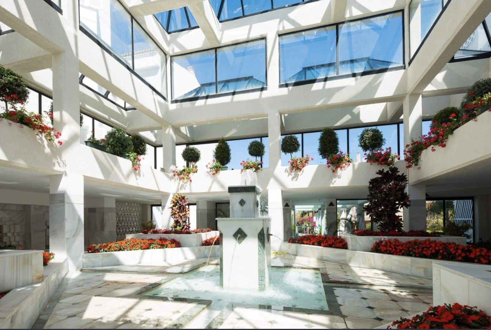 1 soveværelse Lejlighed til salg i Puerto Banus med swimmingpool garage - € 745.000 (Ref: 10153549)