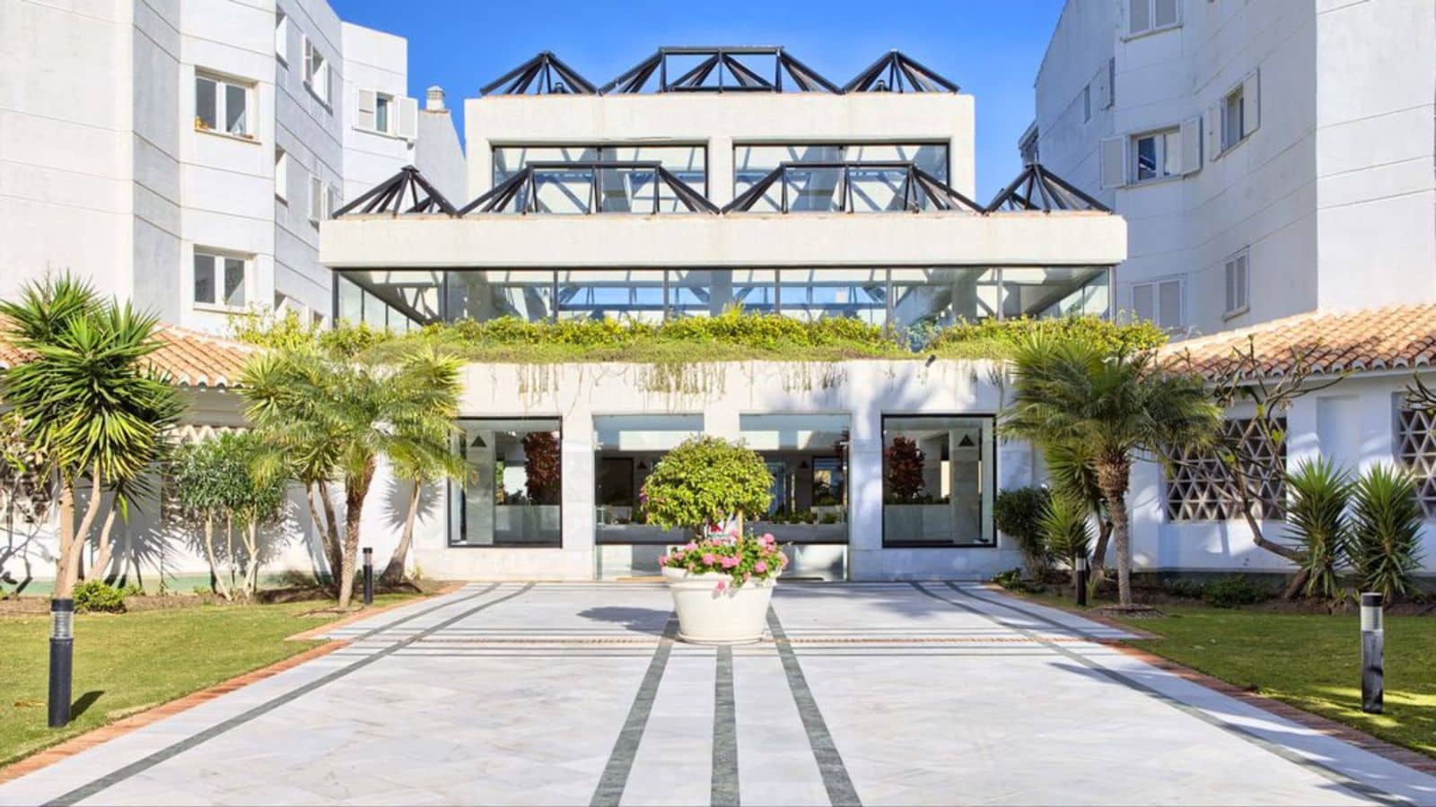 1 soveværelse Lejlighed til salg i Puerto Banus med swimmingpool garage - € 745.000 (Ref: 10153549)