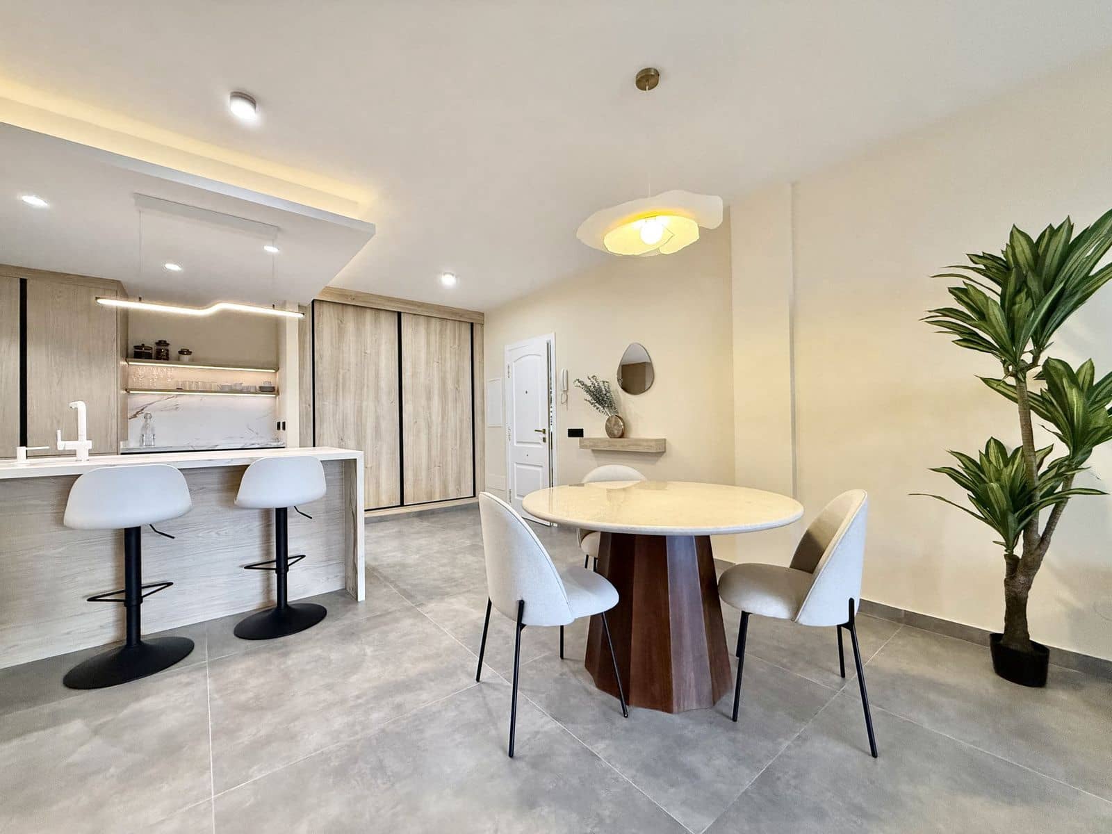 1 soveværelse Lejlighed til salg i Puerto Banus med swimmingpool garage - € 745.000 (Ref: 10153549)