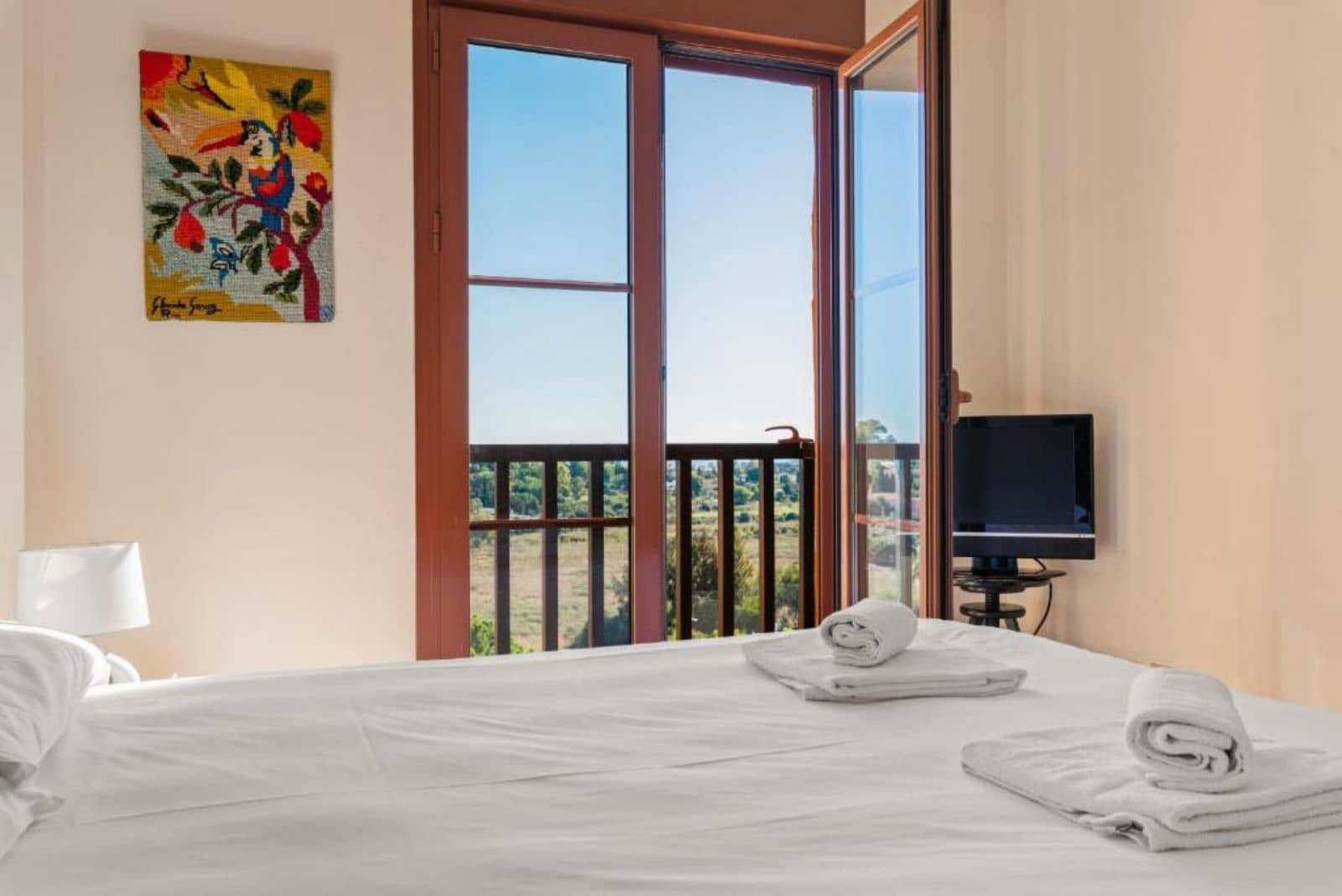 2 bedroom Apartment for sale in Benahavis with pool - € 480,000 (Ref: 10153553)
