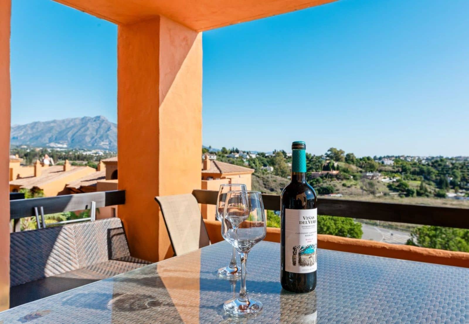 2 bedroom Apartment for sale in Benahavis with pool - € 480,000 (Ref: 10153553)