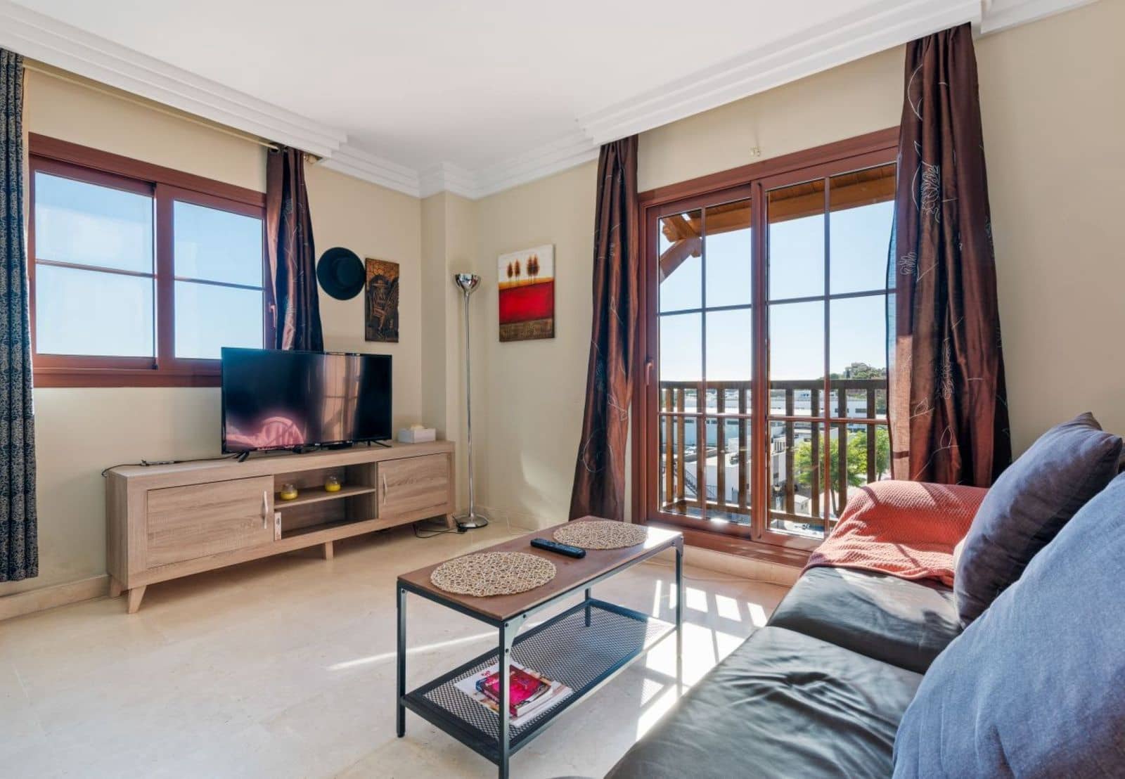 2 bedroom Apartment for sale in Benahavis with pool - € 480,000 (Ref: 10153553)